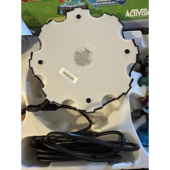 Skylanders XBox 360 Swap Force Starter Pack - Preowned - Picture 3 of 4